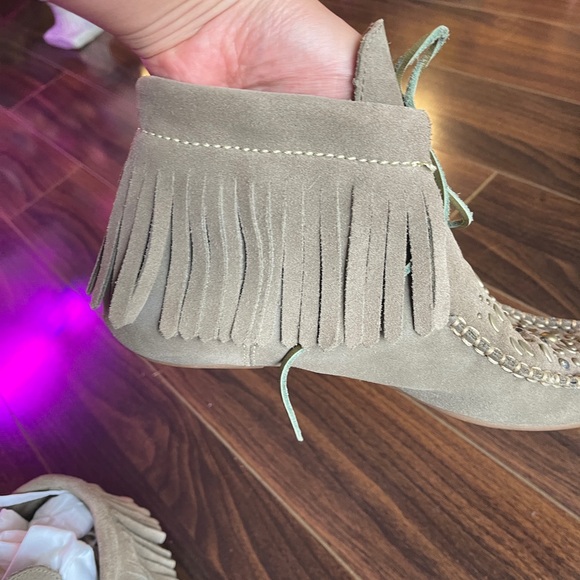 Anna Sui very stylish and comfortable shoes . - Picture 6 of 7